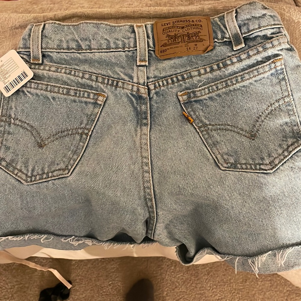 Never worn Levi shorts